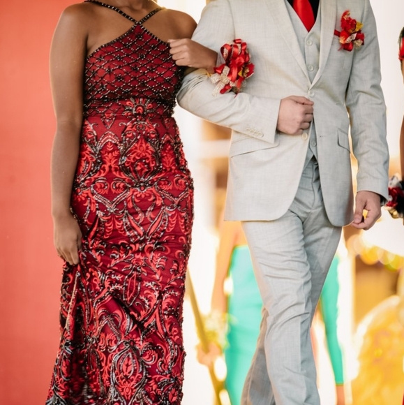 Prom/homecoming gown - Picture 6 of 7